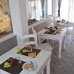 Residenza Il Punto 4* פרוג'ה