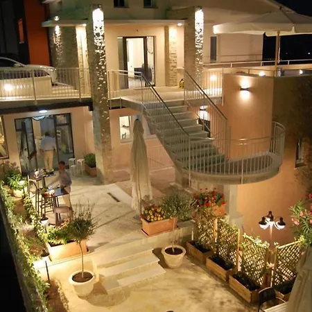Konukevi Residenza Il Punto 4*